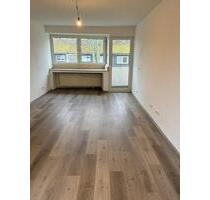 Komplett sanierte 3 Zimmer Wohnung mit Balkon in Oberhausen zu vermieten