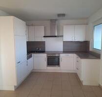 Kernsanierte exklusive 3 12 Zimmer Dachgeschosswohnung mit Loggia und Einbauküche - Ludwigshafen am Rhein Edigheim