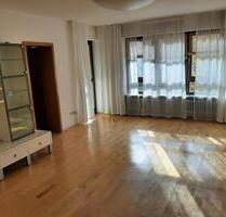 Gemütlich und geräumig: 3 ZKB LechhausenFirnhaberau - Augsburg Gemütlich und geräumig: 3 ZKB LechhausenFirnhaberau - Augsburg