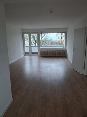 Foto - Erstbezug nach Sanierung: 3,5-Zi-DG-Wohnung mit Balkon