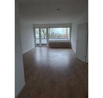 Erstbezug nach Sanierung: 3,5-Zi-DG-Wohnung mit Balkon - Steinbach (Taunus)