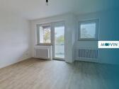 Foto - **Frisch für Sie saniert: 3-Zimmer-Wohnung mit BALKON und BADEWANNE**
