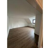 Helle Dachgeschosswohnung in zentraler Lage von Würselen - Herzogenrath