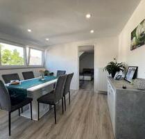 Charmante Dachgeschosswohnung mit Wintergarten + Garage (optional - Düren Distelrath