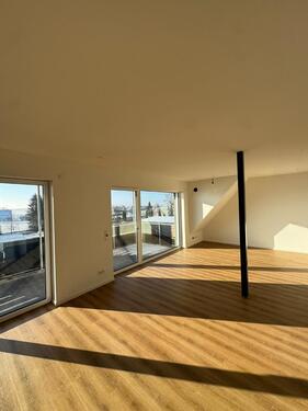 Foto - Erstbezug DG-Wohnung: Balkon, Alpenblick & moderne Ausstattung