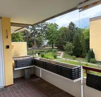 Sehr ruhig gelegene, helle 2 12 Zimmer-Wohnung in Stuttgart