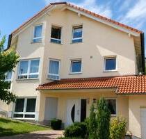 Großzügiges Einfamilienhaus mit viel Platz,Terrasse und Weitblick - Ober-Olm