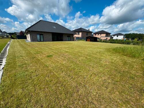 Foto - Großzügiger Bungalow mit Doppelgarage, Terrasse und Ausbaupotenzi