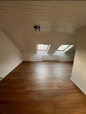 Foto - Frisch renovierte Wohnung ab 01.10. zu vermieten – 900 € Warm