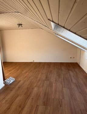 Foto - 1 Zimmer Dachgeschoßwohnung in Neu-Isenburg