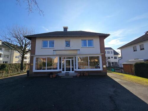 Foto - Vielseitig nutzbar mit guter Sichtbarkeit: Top Gewerbefläche in GT-Sundern