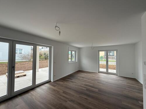 Foto - Barrierefreie 4,5-Zimmer-Wohnung im EG mit Terrasse & Garten