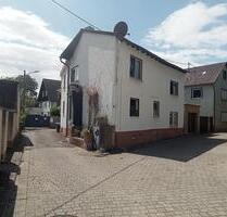 Zweifamilienhaus in ruhiger Lage - Gimbsheim