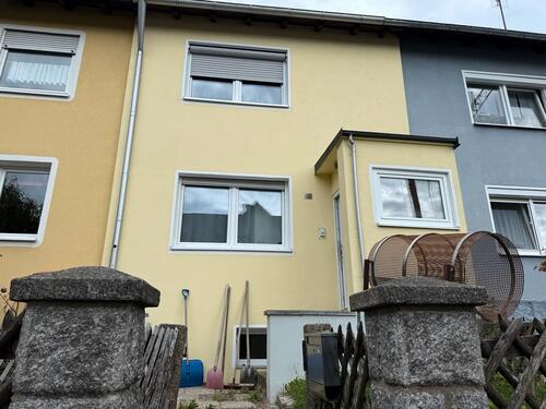Foto - Haus zu vermieten – 6 Zimmer - 1.020,00 EUR Kaltmiete,