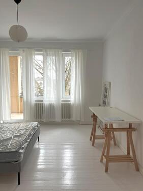 Foto - Helles 19 m² Zimmer mit Südbalkon in moderner WG