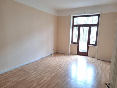 Foto - Rheingauviertel, Altbau, 2 Balkone, PKW-Stellplatz und EBK mögl.