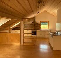 Charmante 3 Zimmer Dachgeschosswohnung in BodenkirchenAich - Feldkirchen