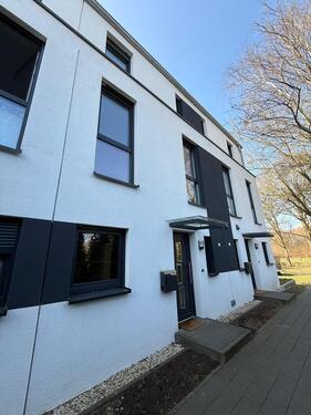 Foto - Schöne neuwertiges Mittelreihenhaus mit Terrasse, Dachterrasse und Garten!
