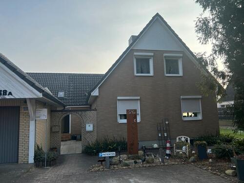 Foto - Mehrfamilienhaus mit 11 Zimmern in 3 Wohneinheiten