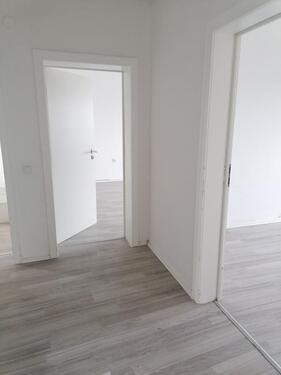 Foto - 3-Zimmer, frisch, renoviert, neuer Fußboden, freier Blick, hell. Auf der Hammerstraße 22