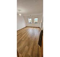 Helle, sanierte 3-Raum-DG-Wohnung in Hildburghausen mit Küche