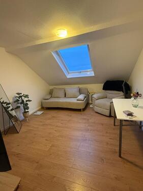 Foto - Dachgeschosswohnung in Heusenstamm – möbliert, S-Bahn fußläufig