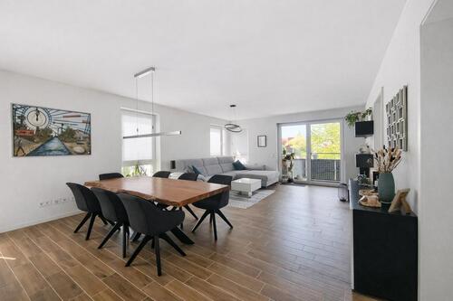 Foto - Neuwertige 3-Zimmer-Wohnung mit Balkon, Küche, TG in Herrenberg
