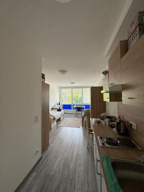Foto - 4 möblierte WG-Zimmer für Frauen – jedes mit Bad & Küchenzeile, Nebenkosten inkl.