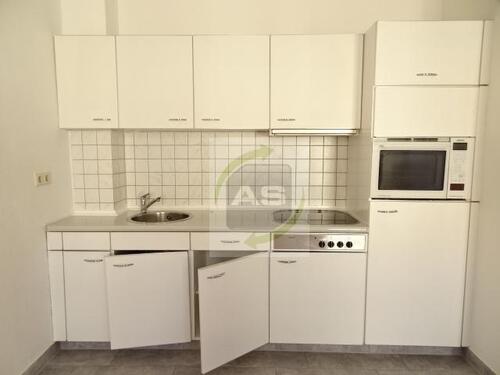 Foto - Charmant mit Balkon + Küchenmöblierung