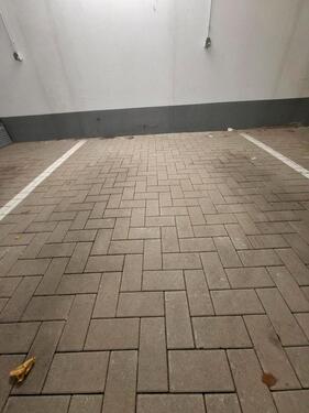 Foto - Stellpatz Motorrad Tiefgarage - 33,00 EUR Miete,