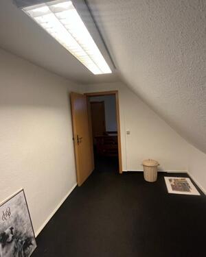 Foto - Büroraum zu Mieten - 100,00&nbsp;EUR Kaltmiete, ca.&nbsp; 10,00&nbsp;m&sup2;