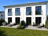 Foto - Einziehen statt renovieren: Neubau-DHH mit 4 Zimmern, 2 Bädern, EBK & energieeffizientem Wohnen !