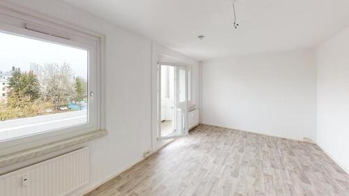 Foto - Möblierte 2-Raum-Wohnung mit Balkon nahe Schlossteich