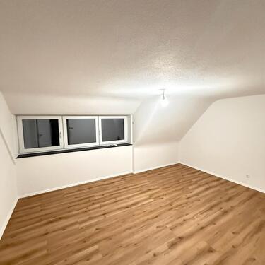 Foto - DG Wohnung zu vermieten in Rommelshausen