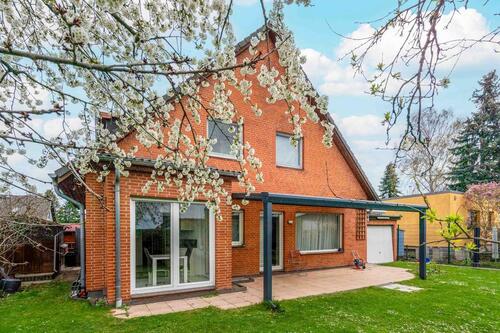 Foto - Gepflegtes Einfamilienhaus mit Garten, Garage & beheiztem Keller