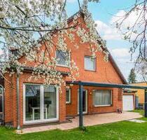 Gepflegtes Einfamilienhaus mit Garten, Garage & beheiztem Keller - Berlin Neukölln