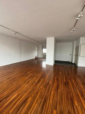 Foto - Attraktives Ladenlokal in Top-Lage von Düsseldorf-Garath zu vermieten!