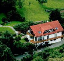 Attraktives Wohnen, Haus im Haus, 2 Stellplätze, Außenbereiche - Aichelberg