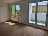 Foto - Erstbezug nach Sanierung! Ideal für 5 oder mehr Personen. Günstige Wohnung mit Einbauküche und Balkon!!!
