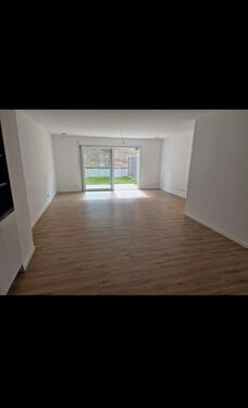 Foto - Großzügige Doppelhaushälfte mit Garten, Garage & Einbauküche