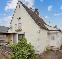 Einfamilienhaus mit Garten, Garage und Stellplätzen - Augsburg Oberhausen