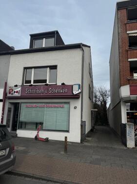 Foto - Wohn- und geschäftshaus mit Garagen in Duisburg Buchholz