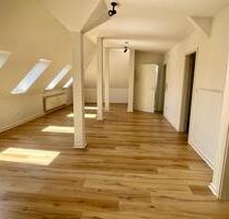 Helle Dachgeschosswohnung in Hildesheim -bahnhofsnah-.