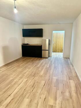 Foto - Frisch renovierte 1-Zimmer-Wohnung mit Balkon und neuer Küche