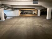 Foto - Bramfeld - Tiefgaragen-PKW-Stellplatz in einem Wohnhaus - Maybachstraße 37 - 2x Plätze - ab sofort