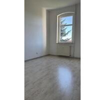 ruhige, warme (innenliegende) 3-Raum Miet-Wohnung in Lichtentanne