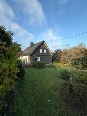 Foto - Helles, freistehendes 1-2 Familienhaus mit Garten