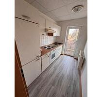 Bezugsfreie 2 Raum Wohnung mit Balkon und EBK - Groitzsch