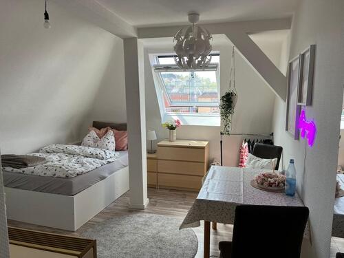 Foto - DG-Wohnung Stuttgart-Ost - 550,00&nbsp;EUR Kaltmiete, ca.&nbsp; 22,00&nbsp;m&sup2;