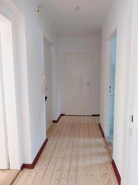 Foto - Frisch renovierte 2-Zimmerwohnung mit Garage